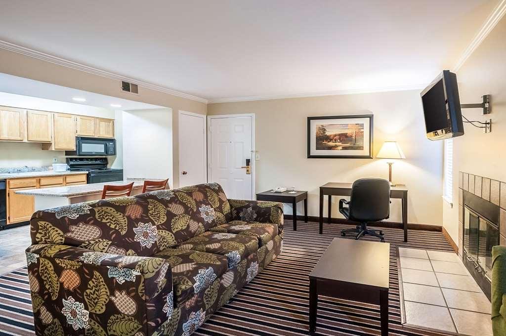 Quality Suites Hunt Valley Room photo